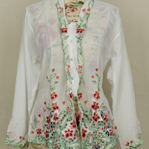 welovekebaya Nyonya Kebaya (L) - With buttons - NKBLWHITE002