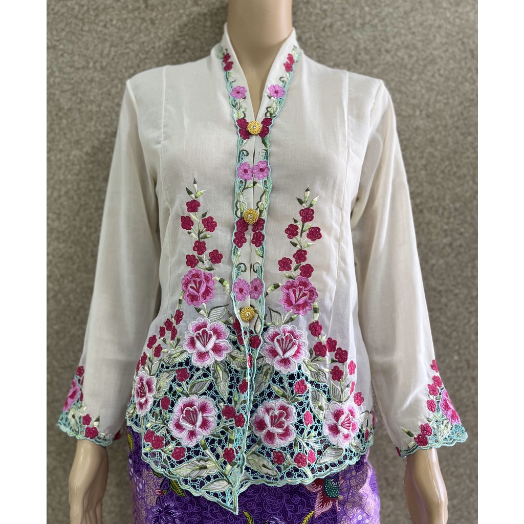 Nyonya Kebaya (S) – no buttons (top only) – NKSCR002
